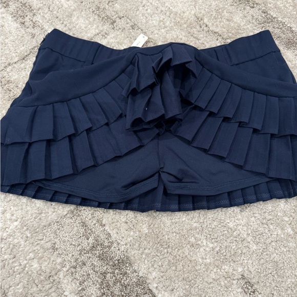 NWT- Ruffle Mini Skort - Picture 4 of 4